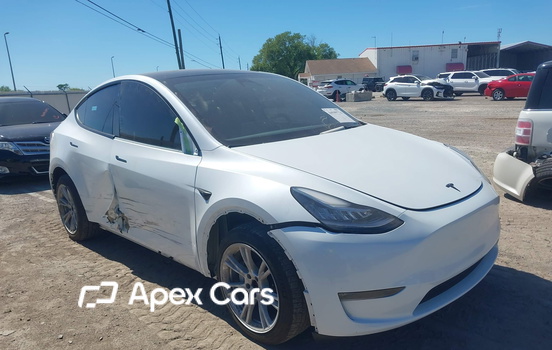 Tesla Model Y 2023 - Image 1 of 17