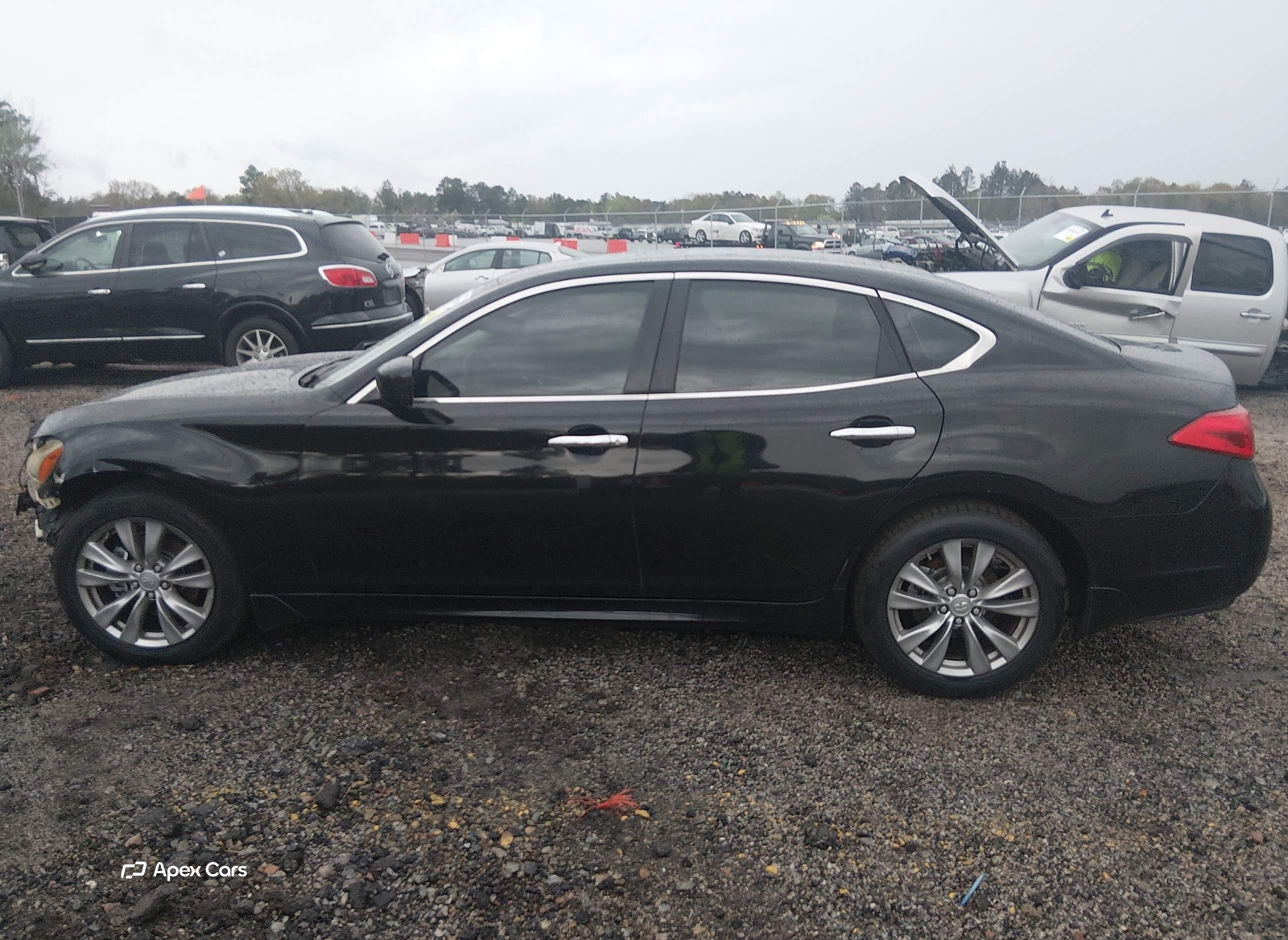 Infiniti M 2013