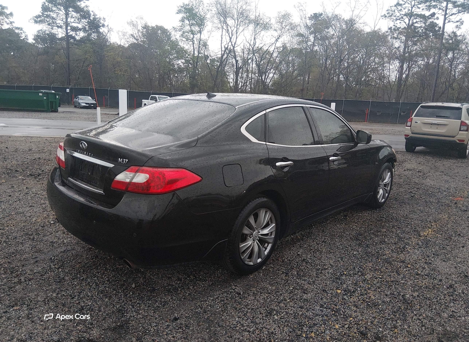 Infiniti M 2013