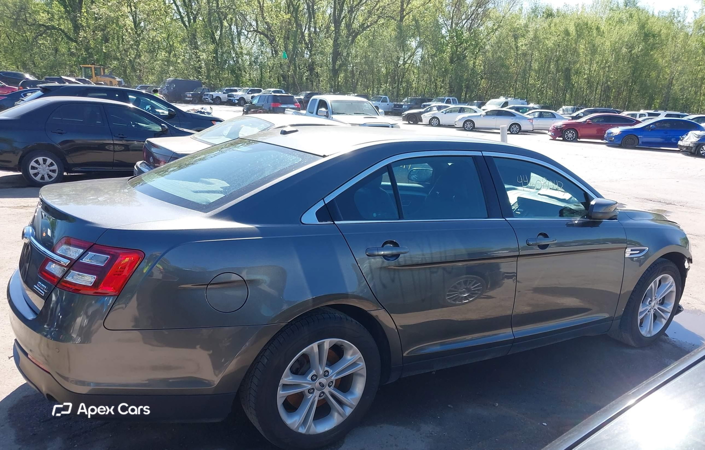 Ford Taurus 2016