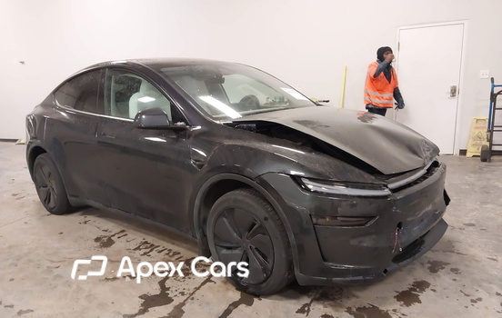 Tesla Model Y 2026 - Image 1 of 22