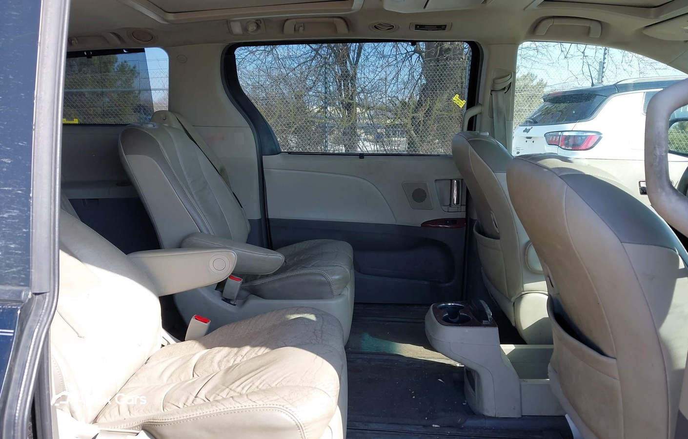 Toyota Sienna 2011