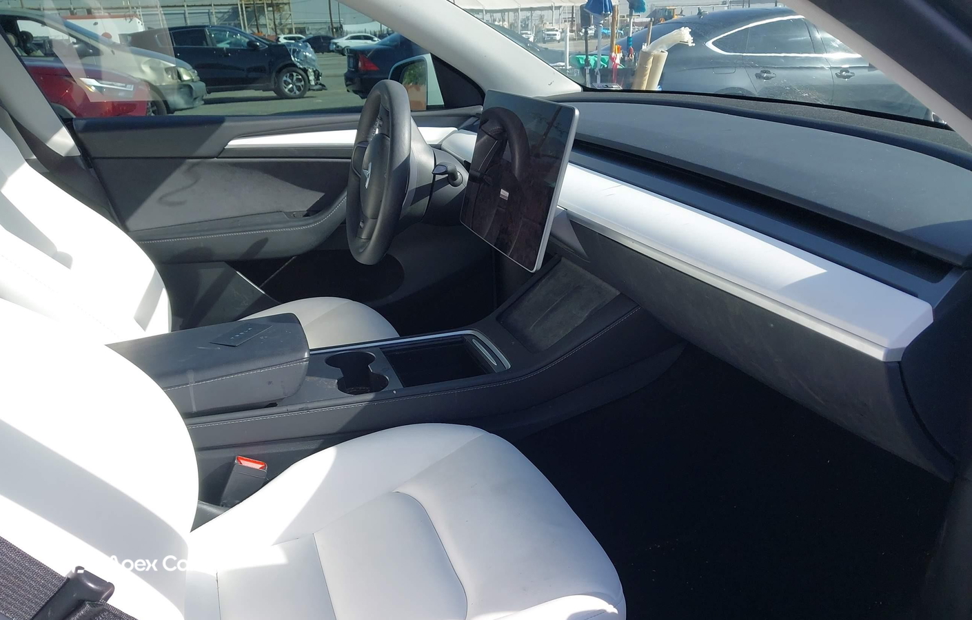 Tesla Model Y 2024
