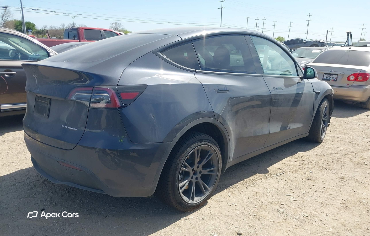 Tesla Model Y 2025