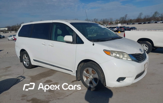 Toyota Sienna 2012 - Image 1 of 16