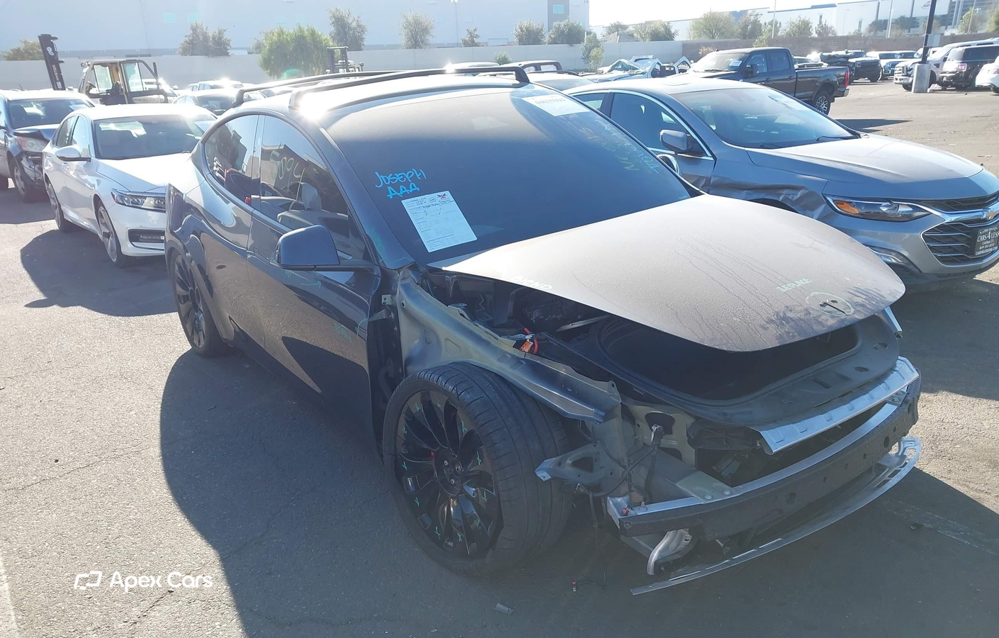 Tesla Model Y 2025