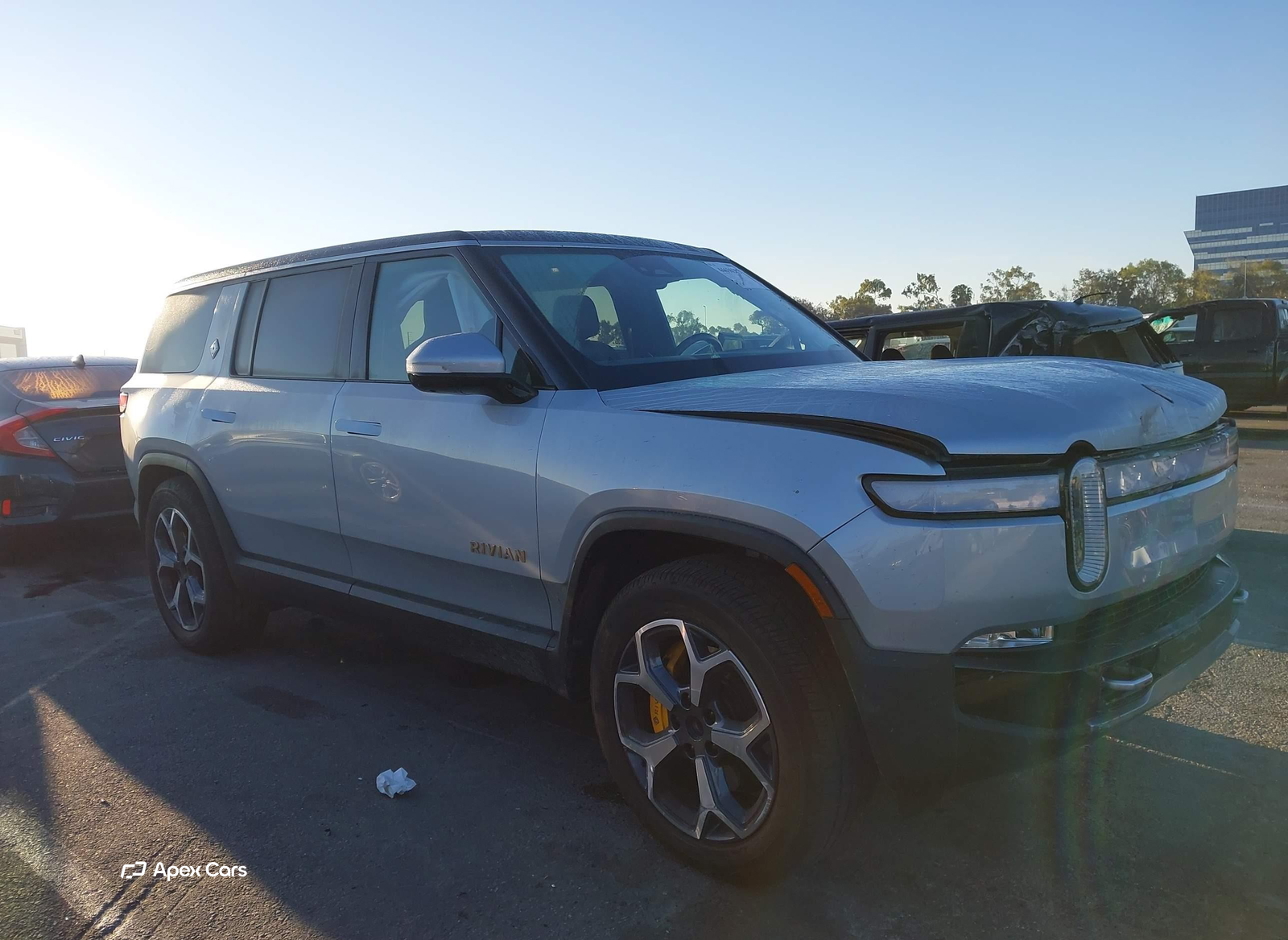Rivian R1S 2024
