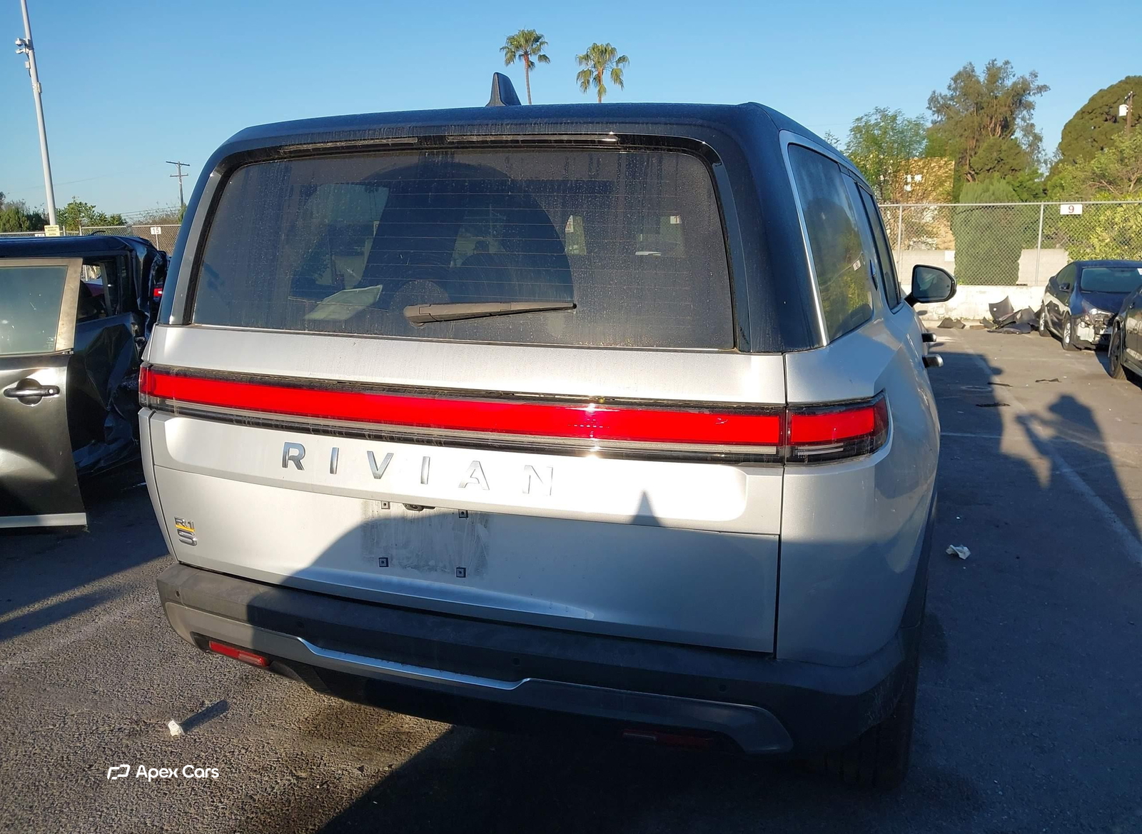 Rivian R1S 2024