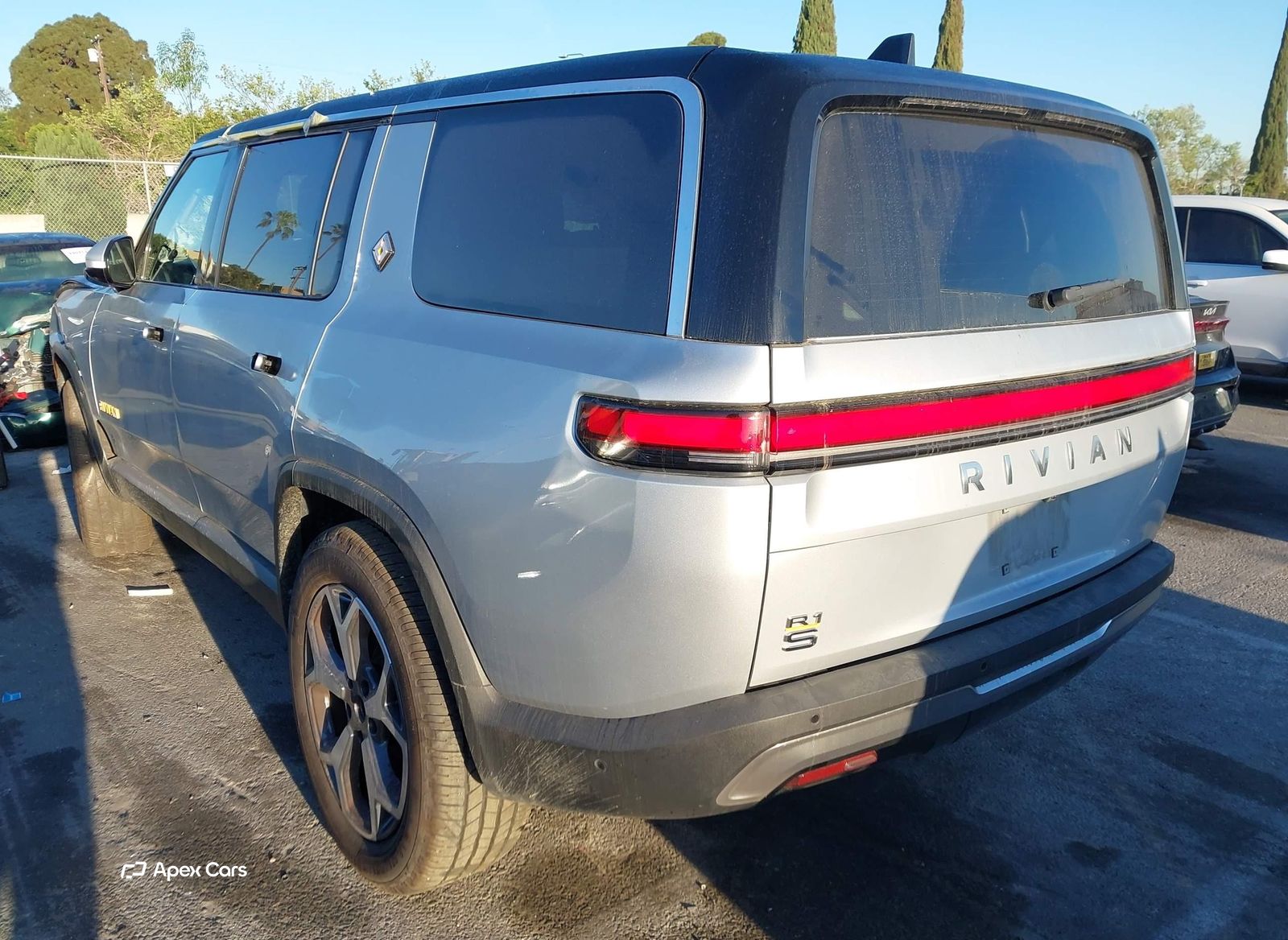 Rivian R1S 2024