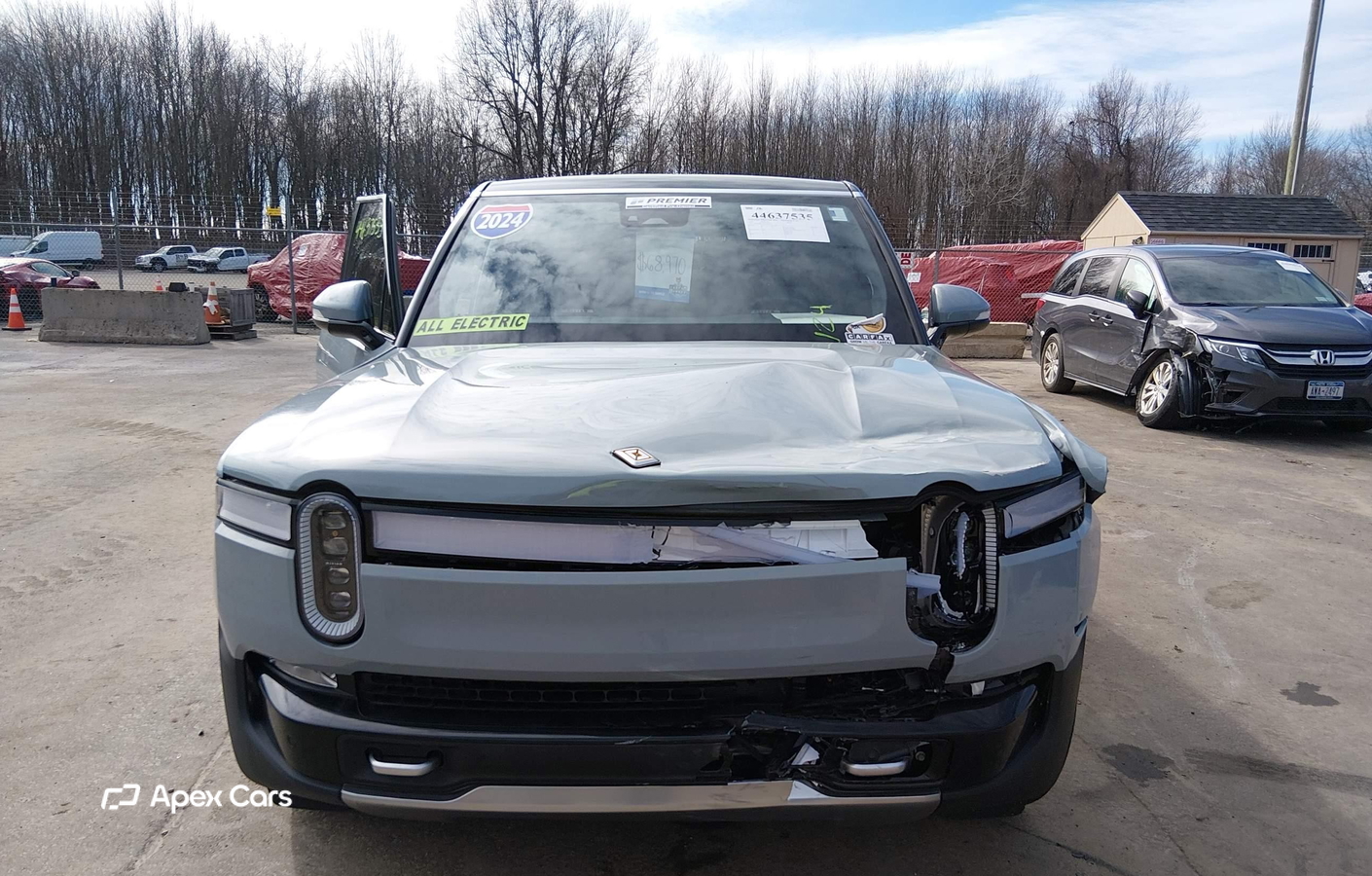 Rivian R1S 2024