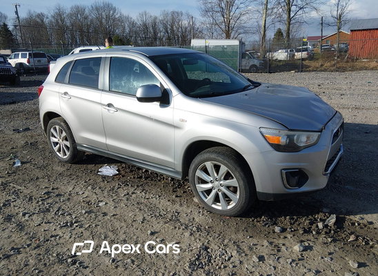 2014 Mitsubishi Outlander - Image 1 of 5