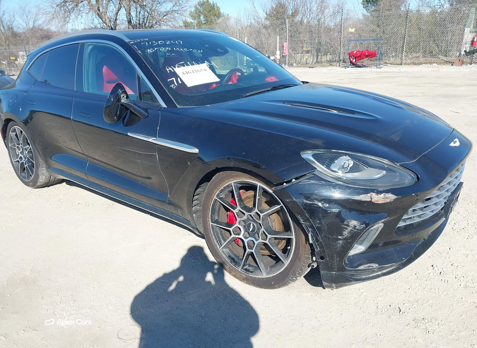 Aston Martin DBX 2021