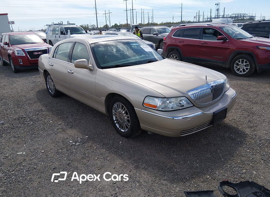 2006 Lincoln Town Car - Image 1 of 5
