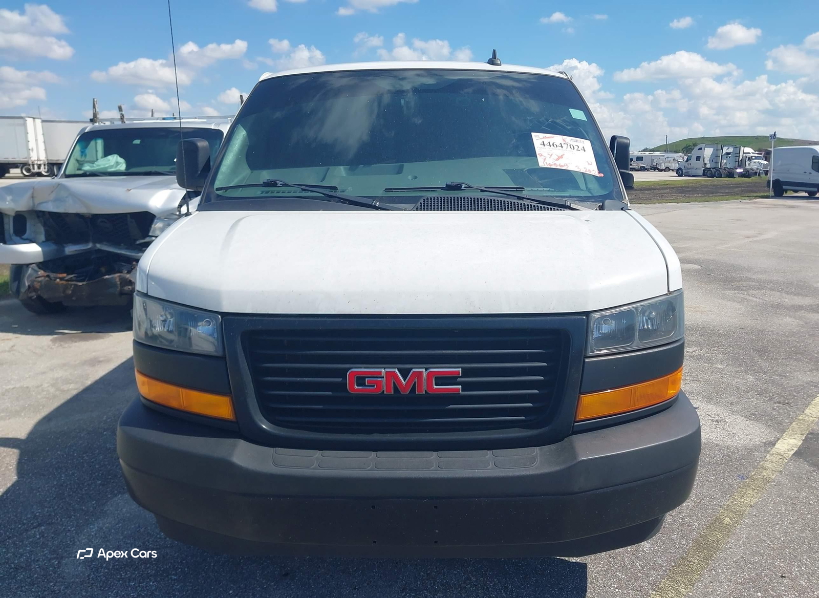 GMC Savana 2023