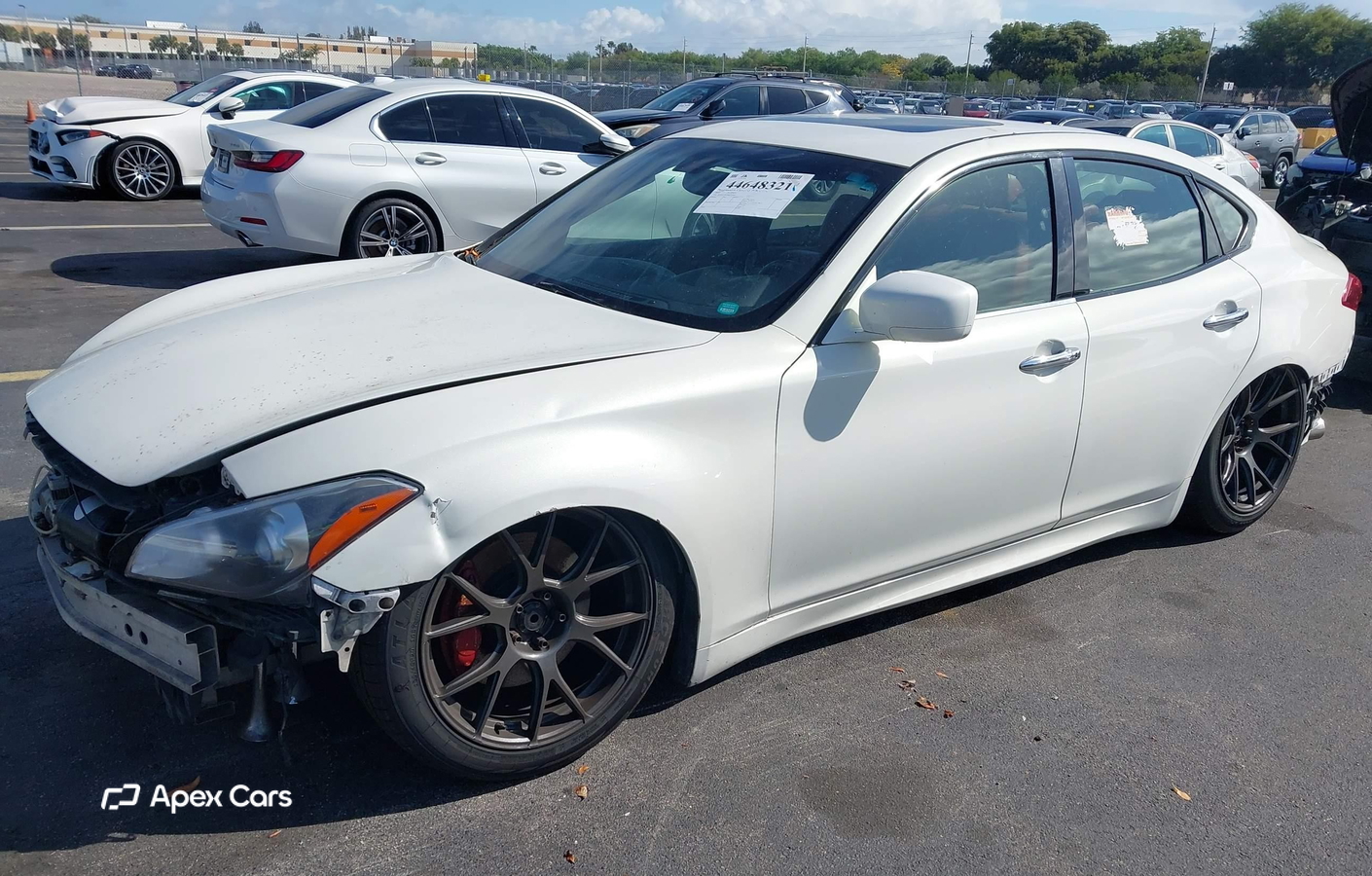 Infiniti M 2011