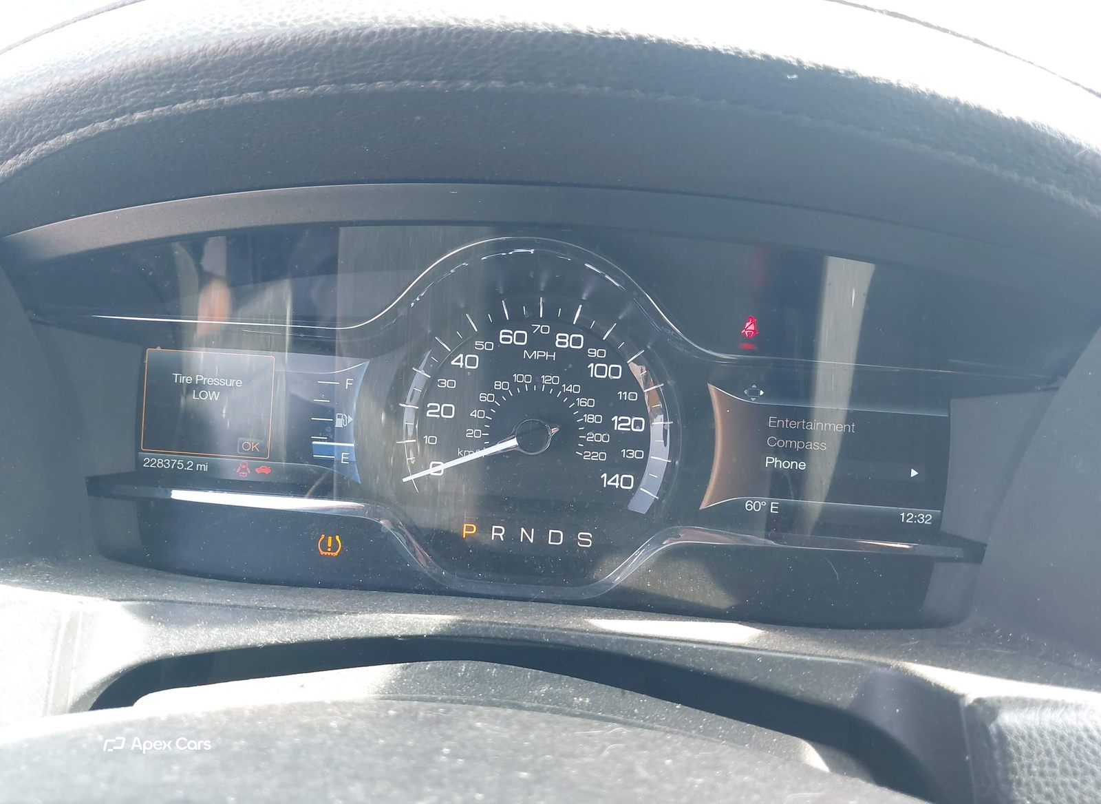 Lincoln MKS 2015