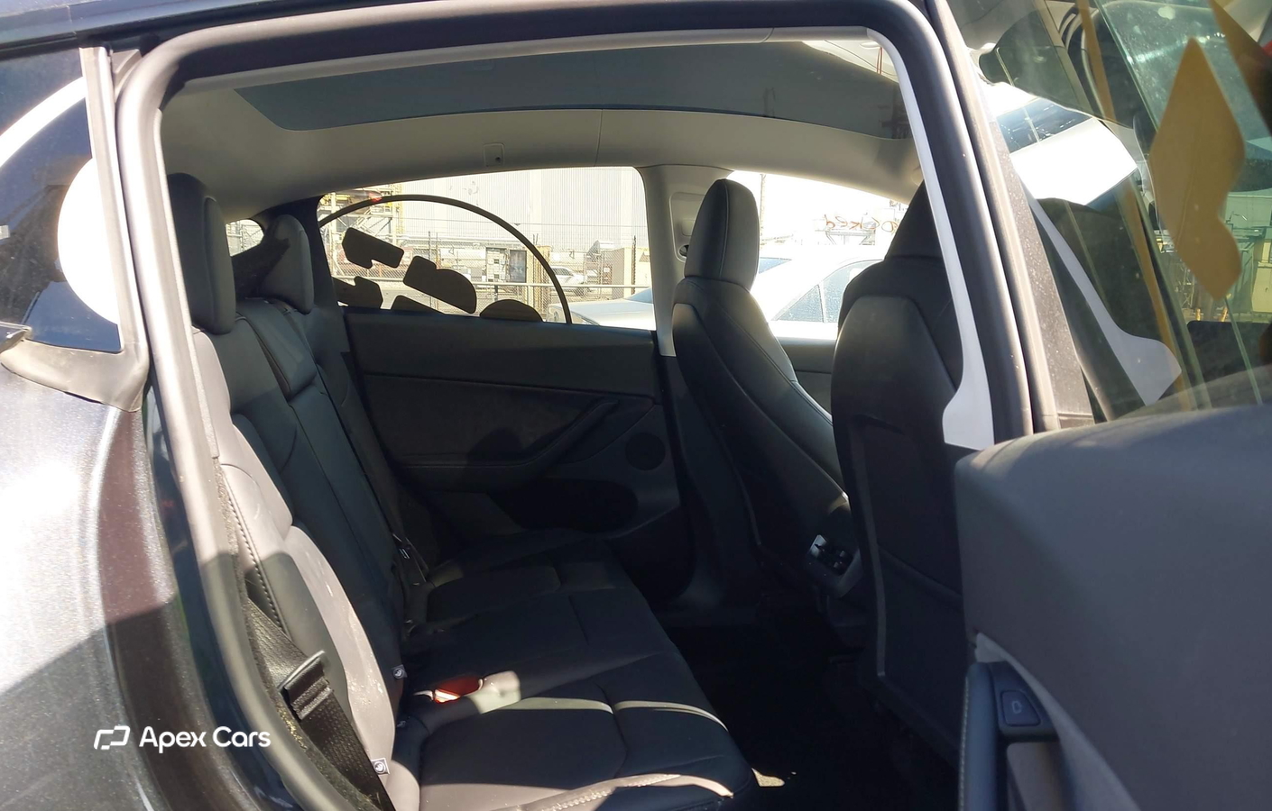 Tesla Model Y 2025