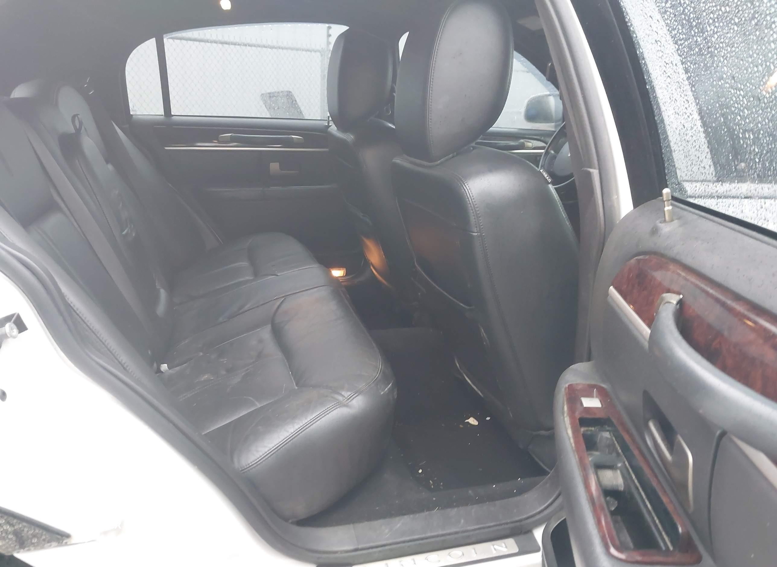 Lincoln Town Car 2011