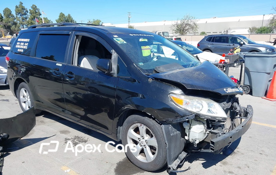 Toyota Sienna 2012 - Image 1 of 17