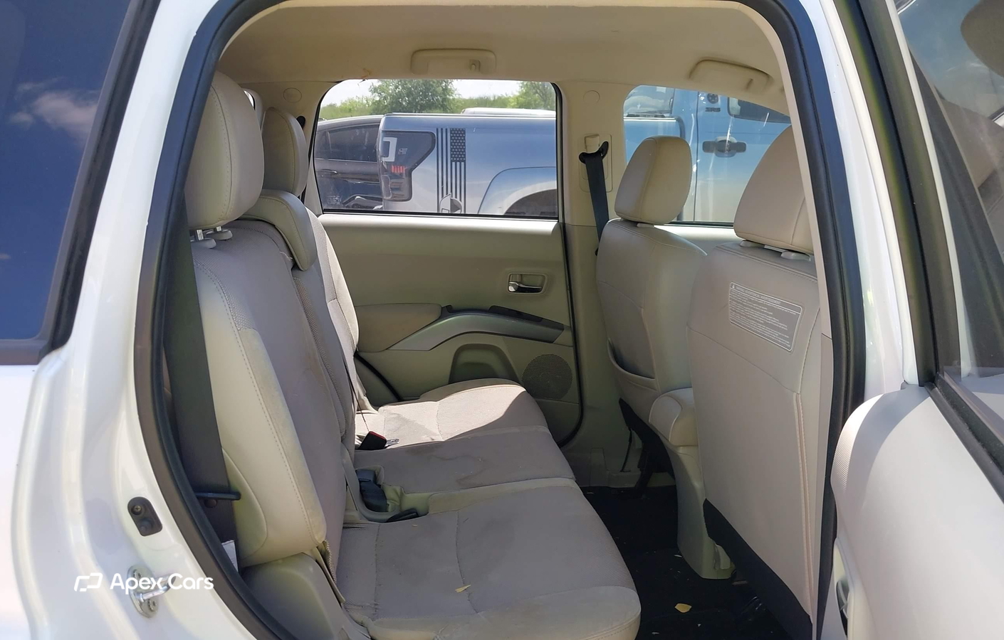 Mitsubishi Outlander 2012