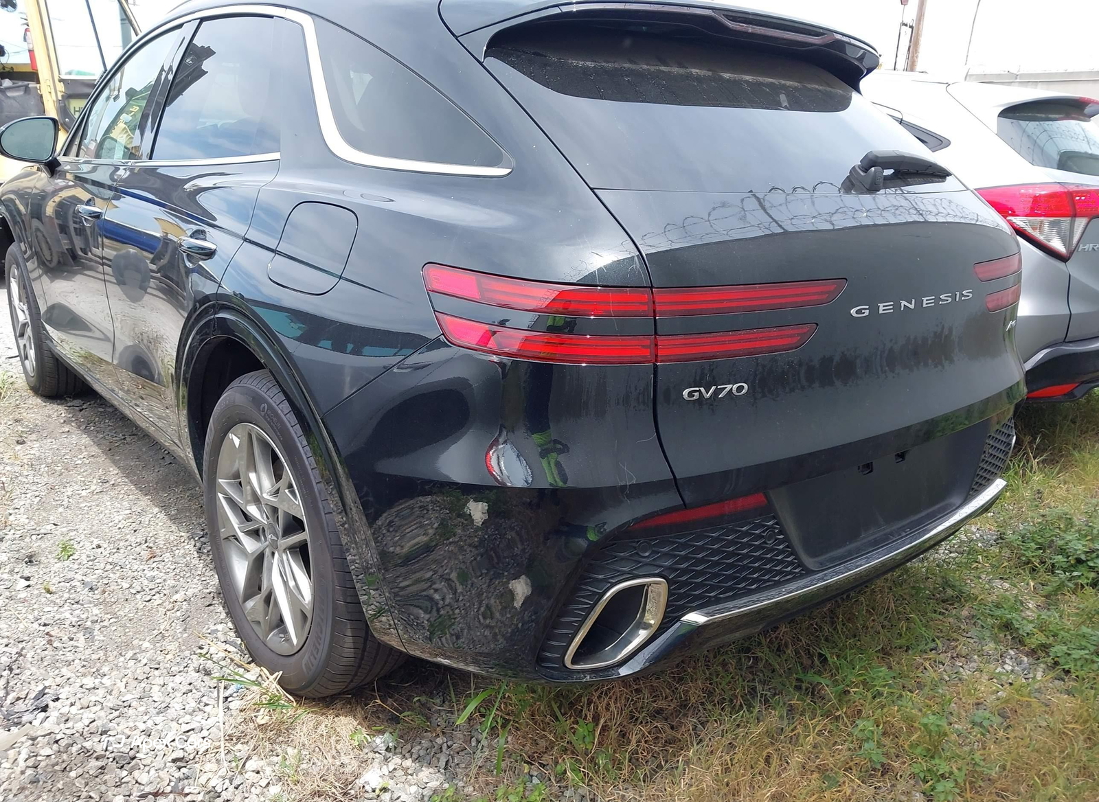 Genesis GV70 2025