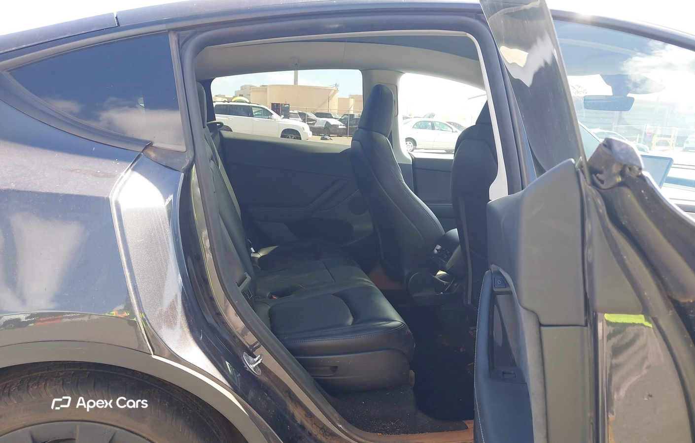 Tesla Model Y 2024