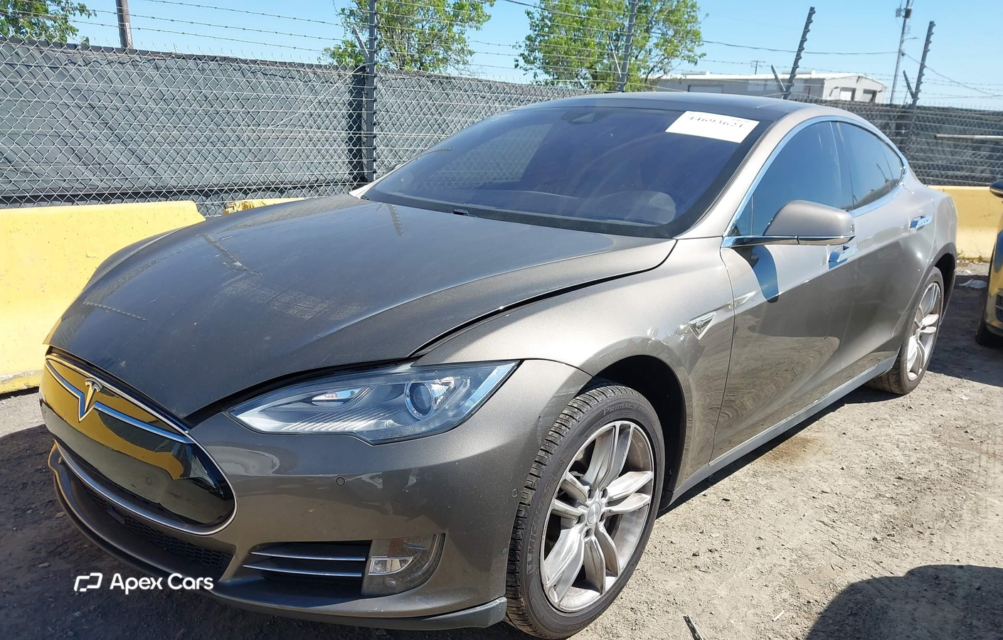 Tesla Model S 2015