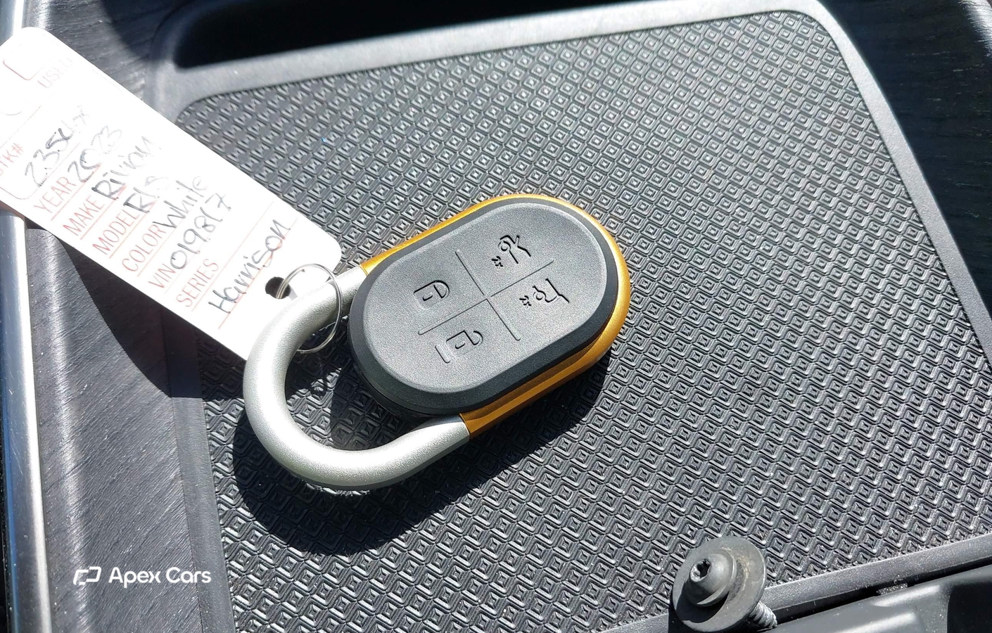 Rivian R1S 2023