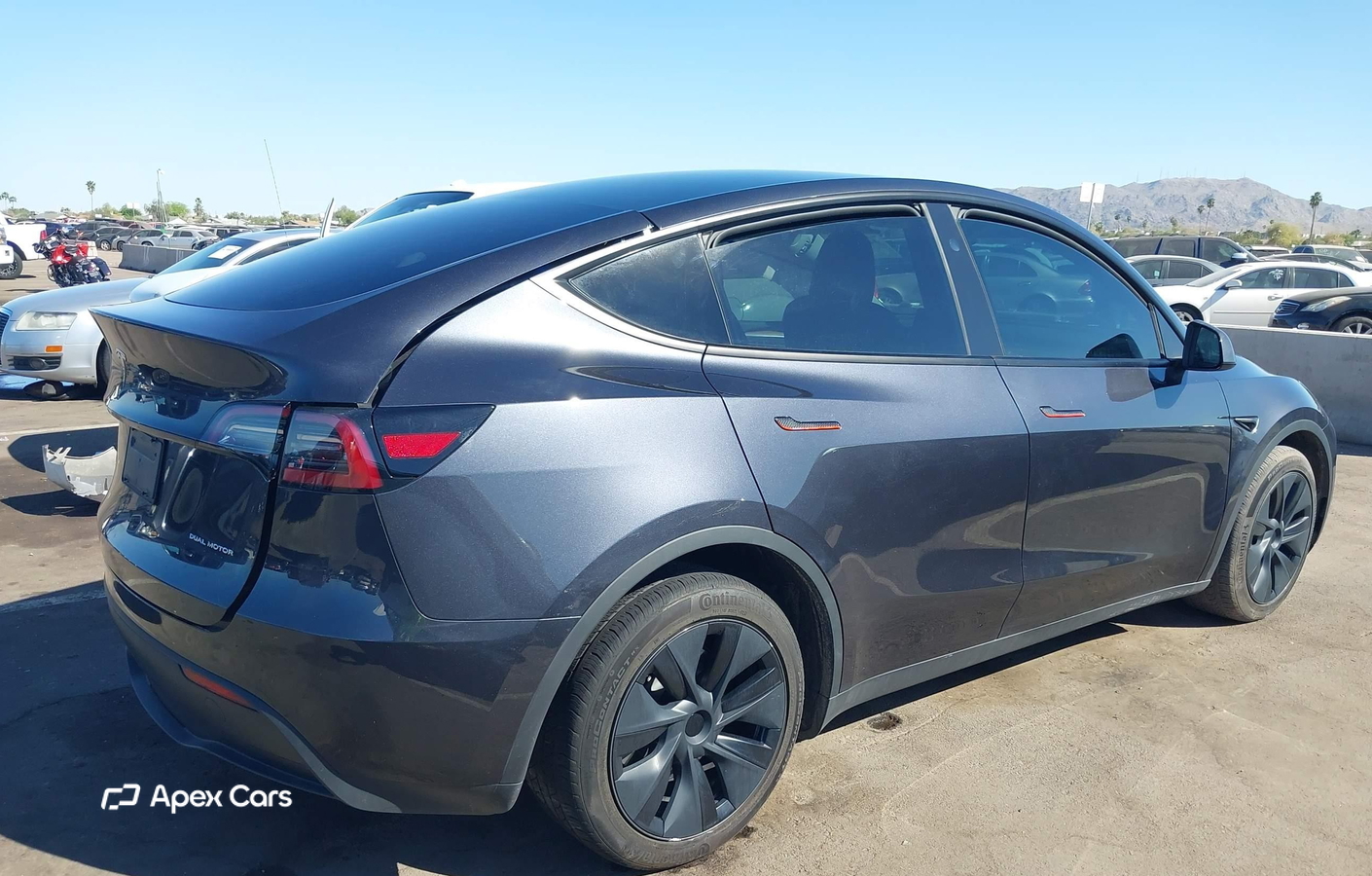 Tesla Model Y 2024