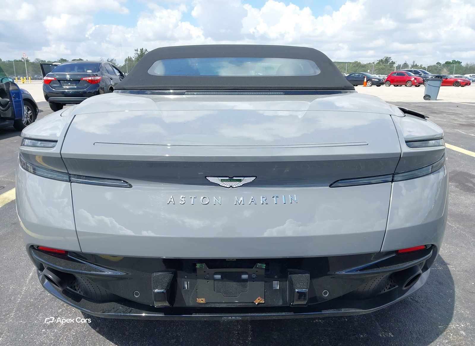 Aston Martin DB11 2022