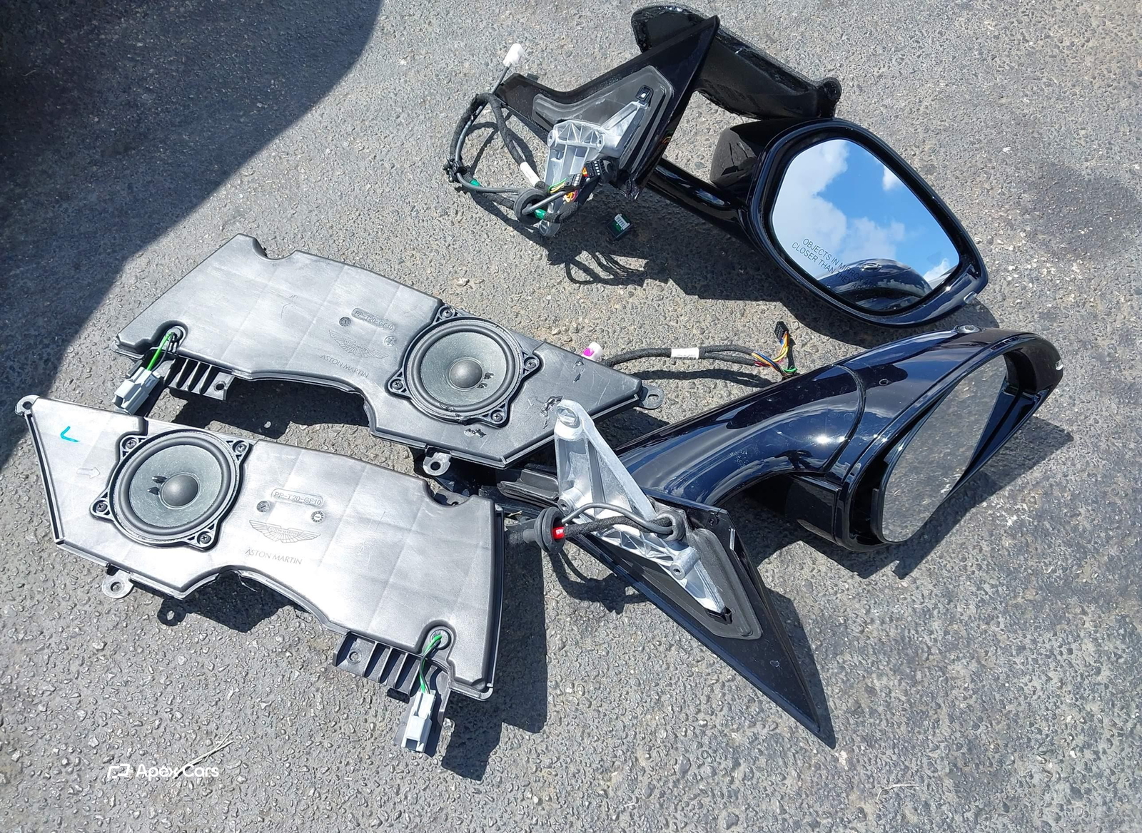 Aston Martin DB11 2022