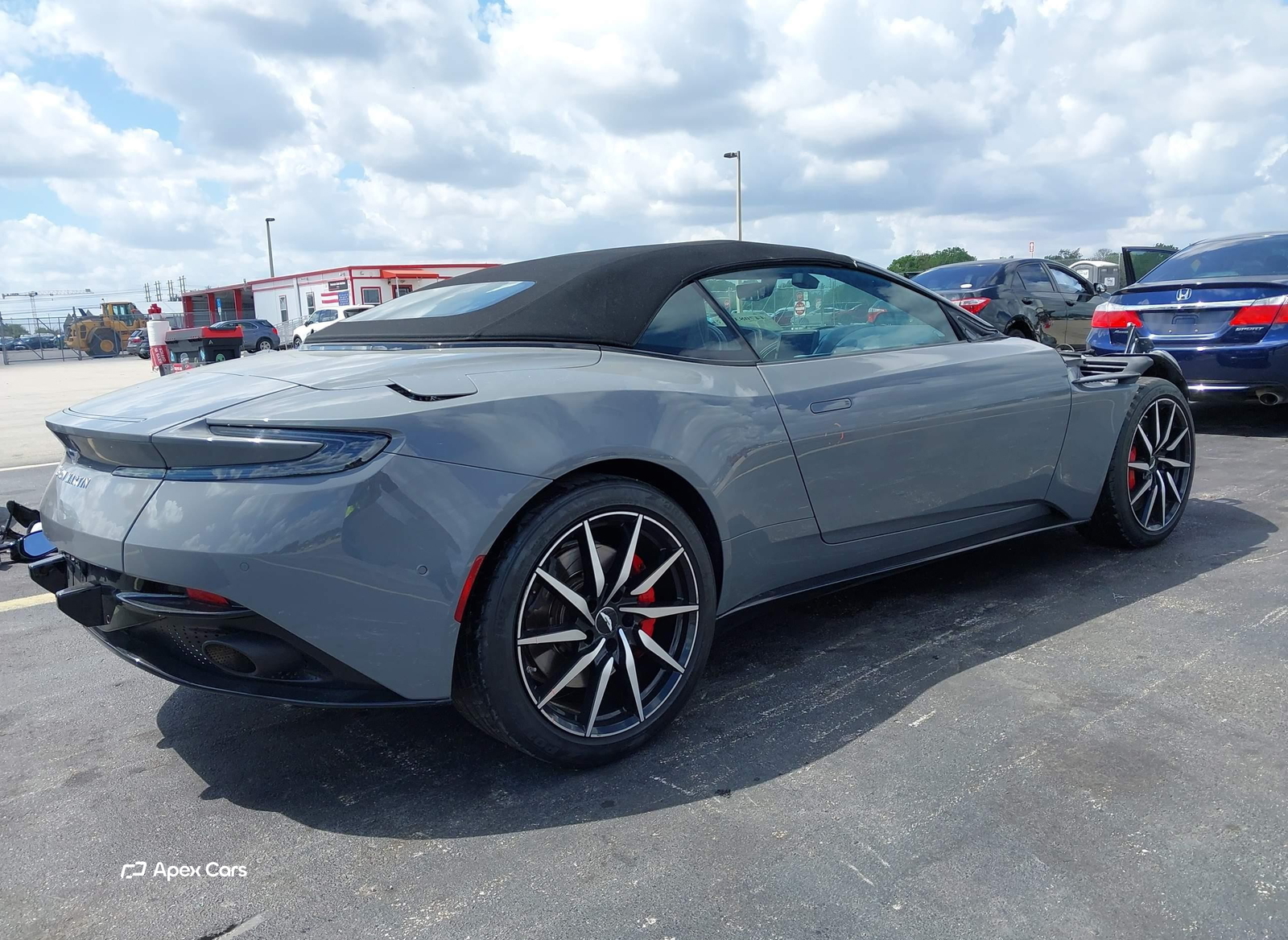Aston Martin DB11 2022