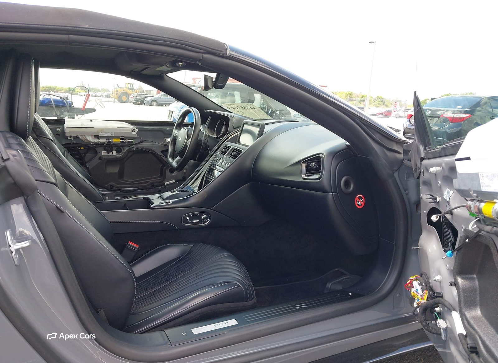 Aston Martin DB11 2022