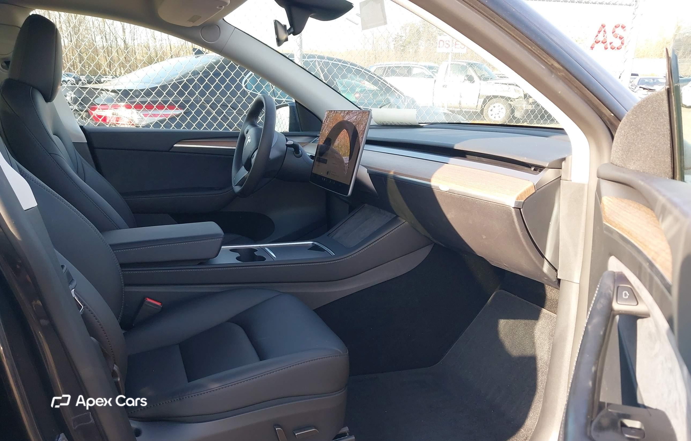 Tesla Model Y 2025