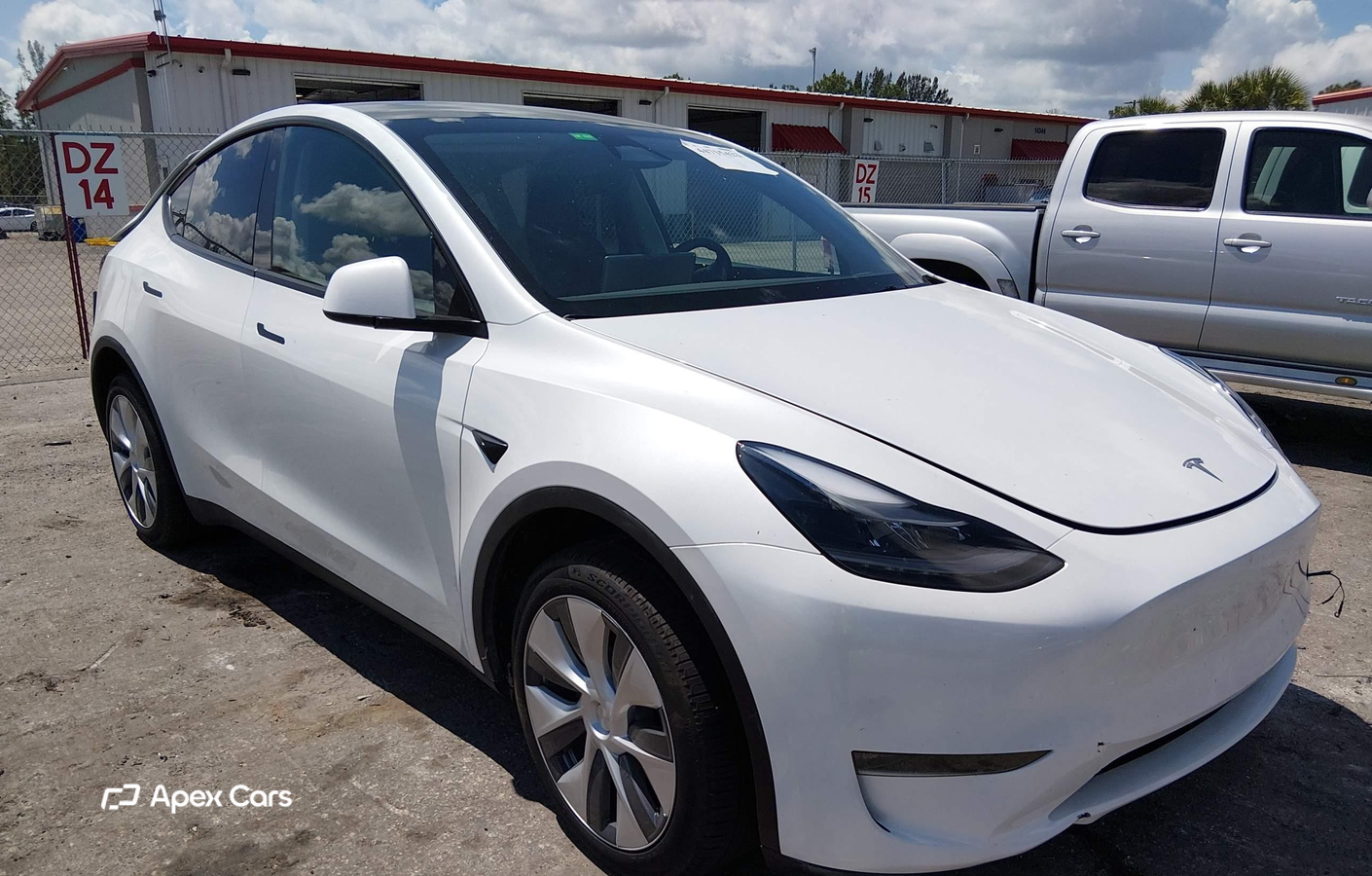 Tesla Model Y 2024
