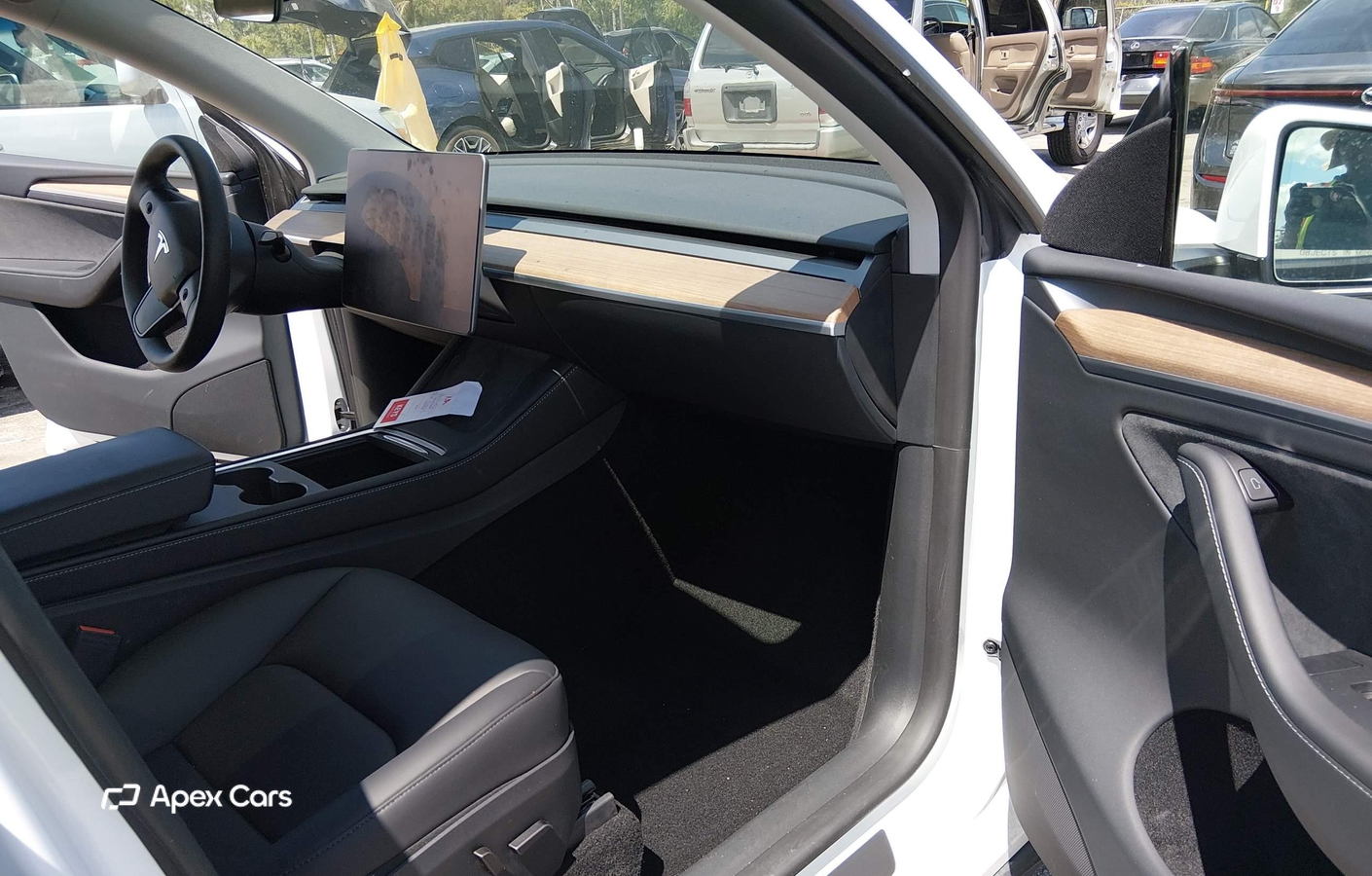 Tesla Model Y 2024