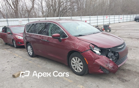 Chrysler Pacifica 2018 - Image 1 of 16