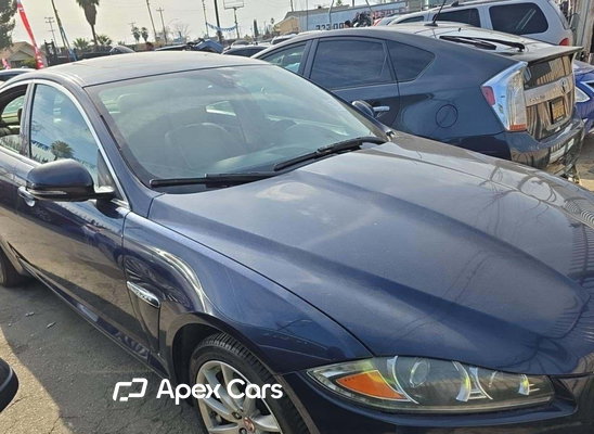 2015 Jaguar XF - Image 1 of 5