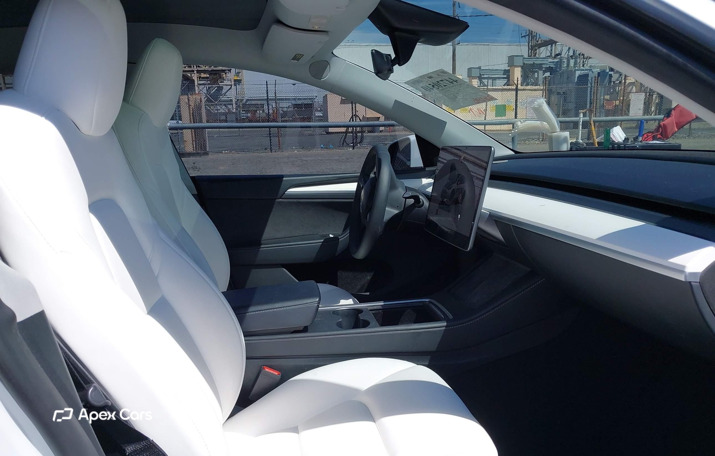 Tesla Model Y 2024