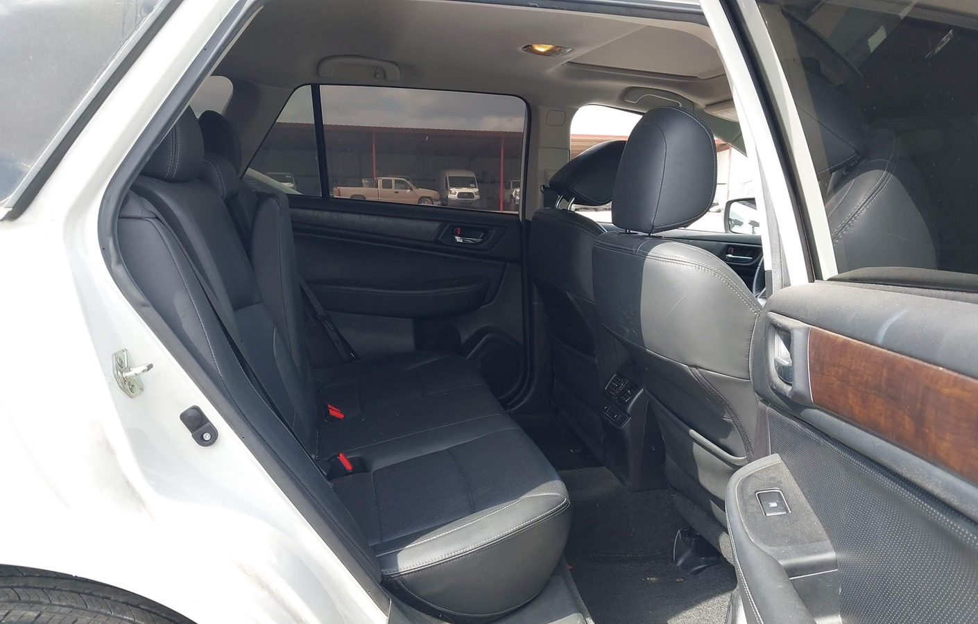 Subaru Outback 2015