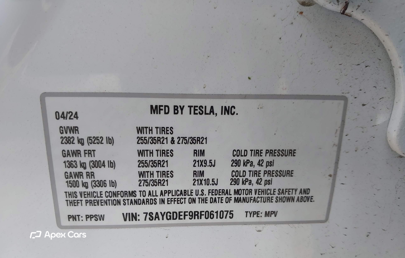 Tesla Model Y 2024