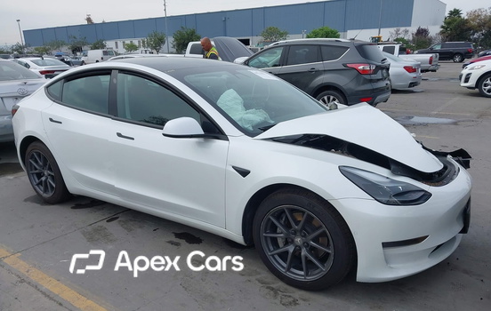 Tesla Model 3 2021 - Image 1 of 16