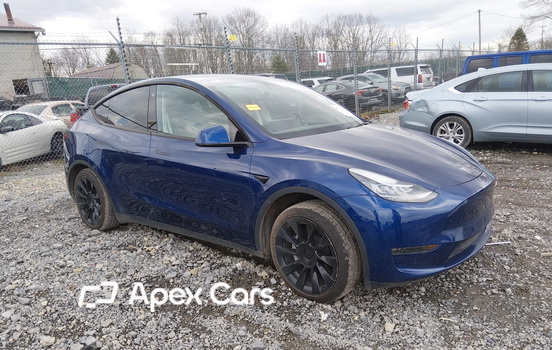 Tesla Model Y 2023 - Image 1 of 20