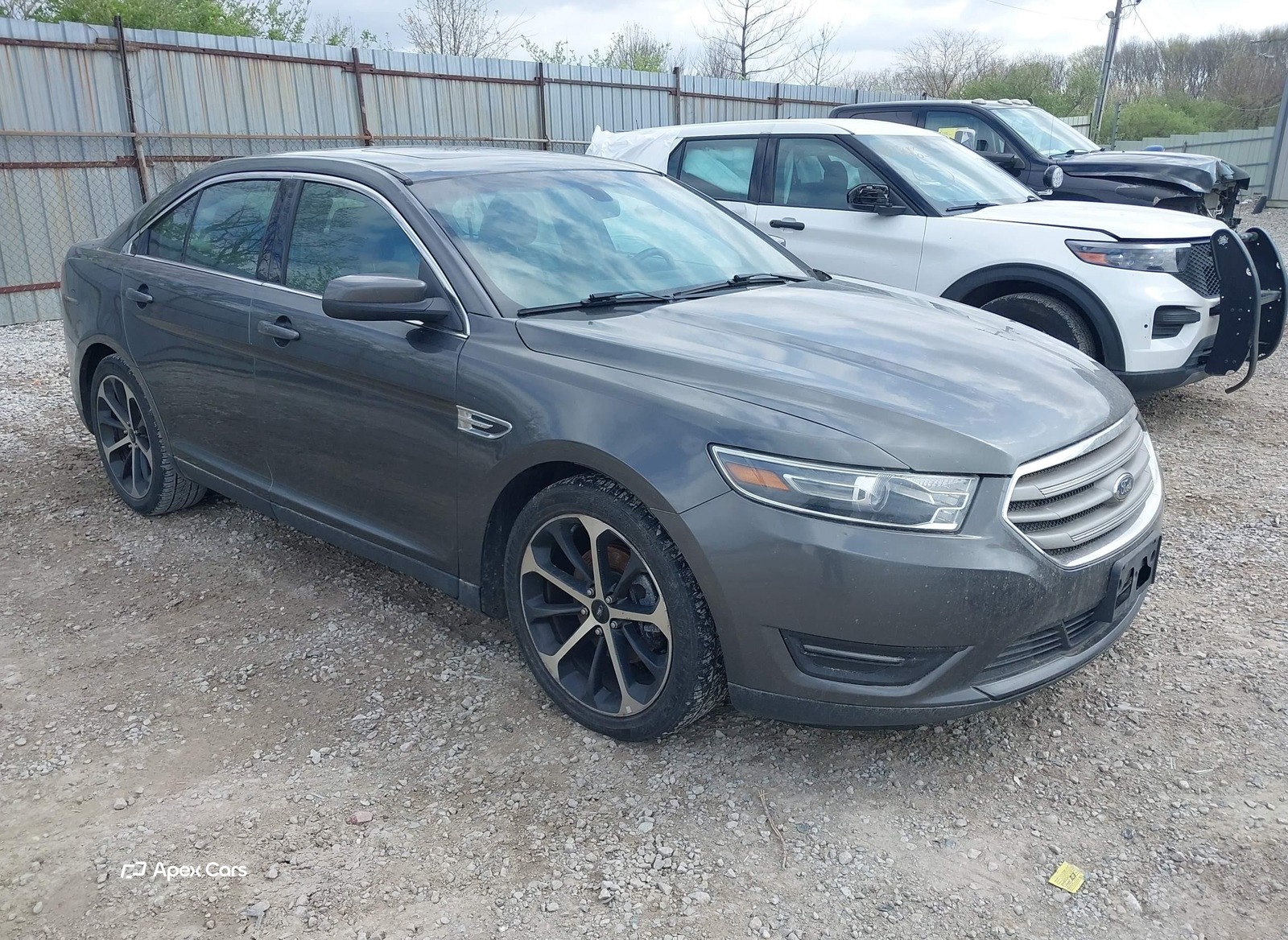 Ford Taurus 2016