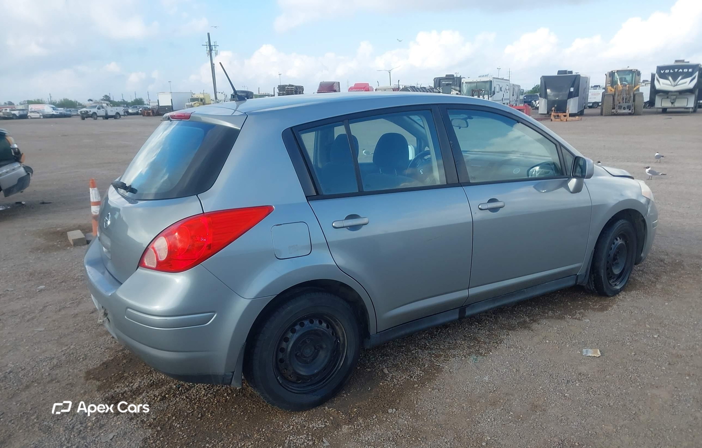 Nissan Versa 2011