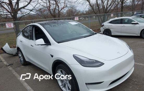 Tesla Model Y 2022 - Image 1 of 15