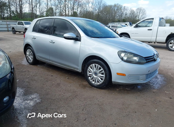 2010 Volkswagen Golf - Image 1 of 5