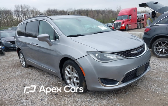 Chrysler Pacifica 2017 - Image 1 of 16