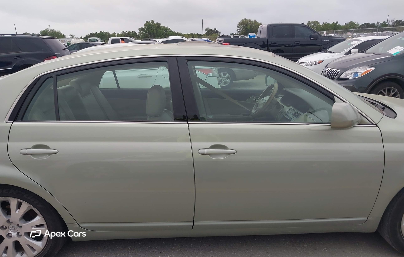 Toyota Avalon 2010