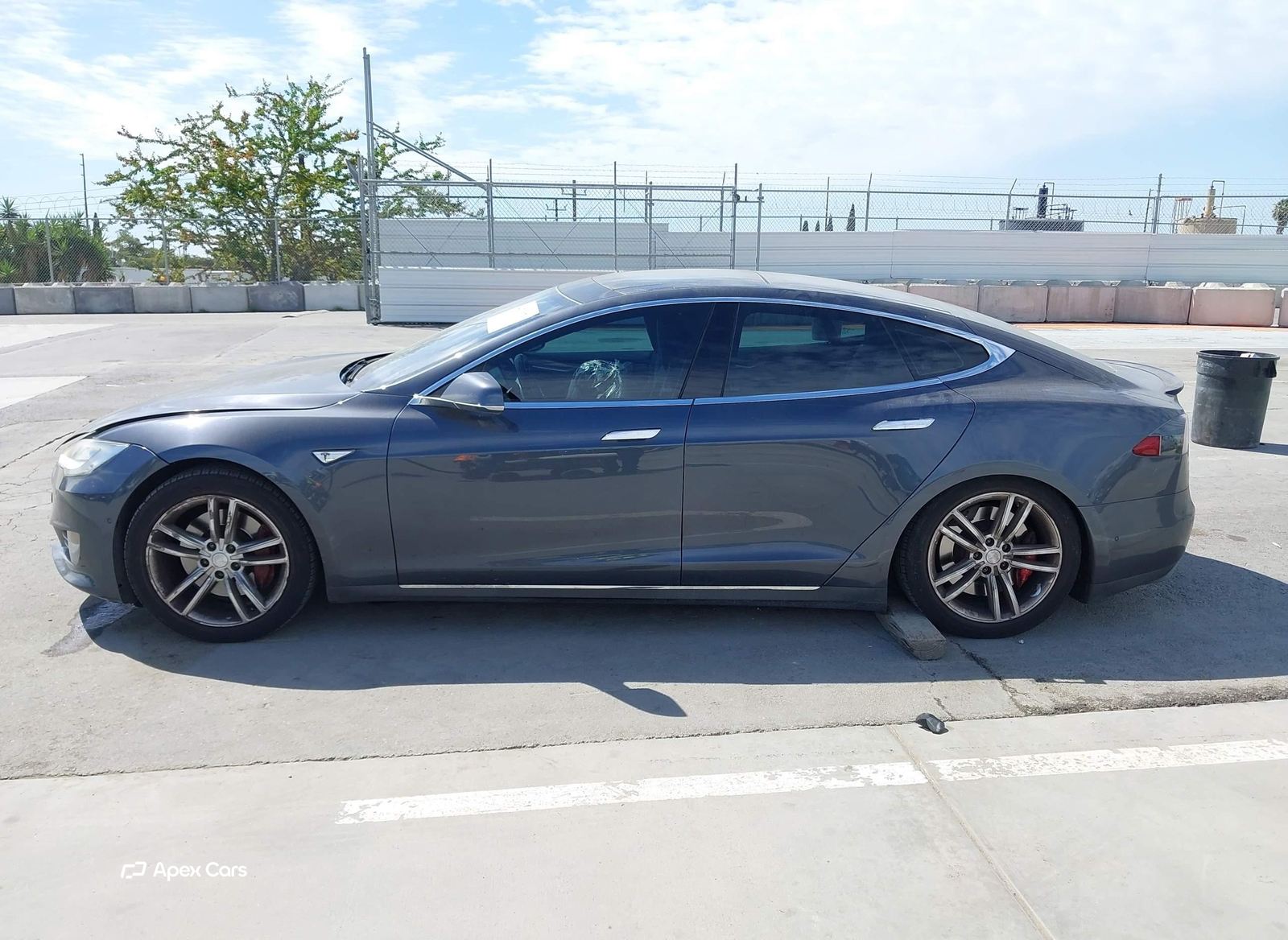 Tesla Model S 2015